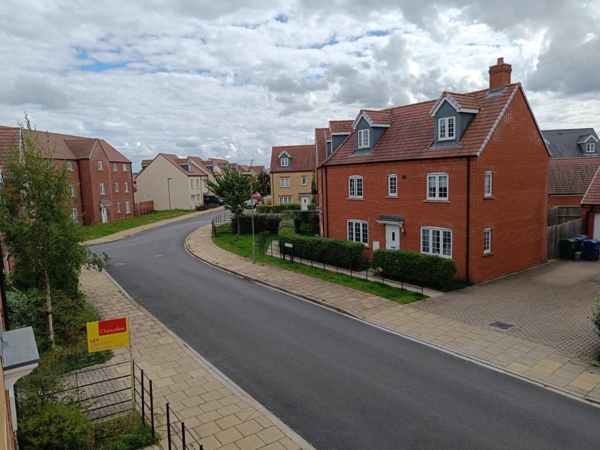 3 Bedroom Townhouse Near Bicester Village Ngoại thất bức ảnh